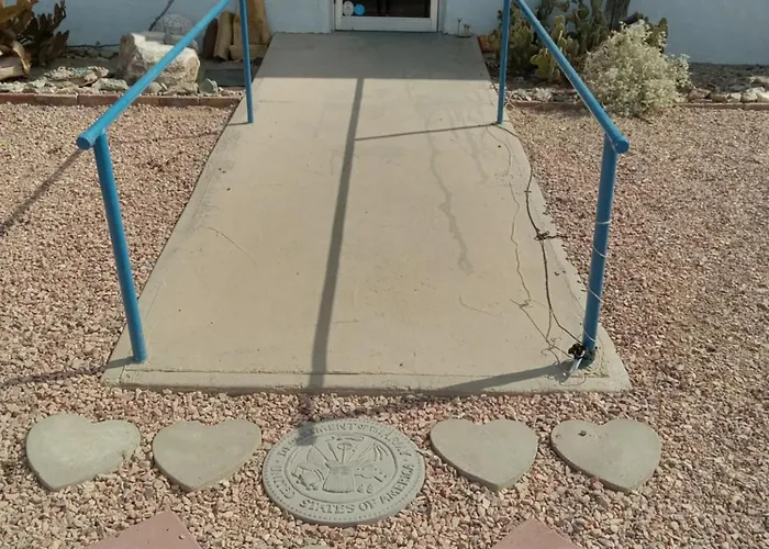 Hostal Pattys Rv, 3 Private Sleeping G Spaces, 1 Shared Quartzsite
